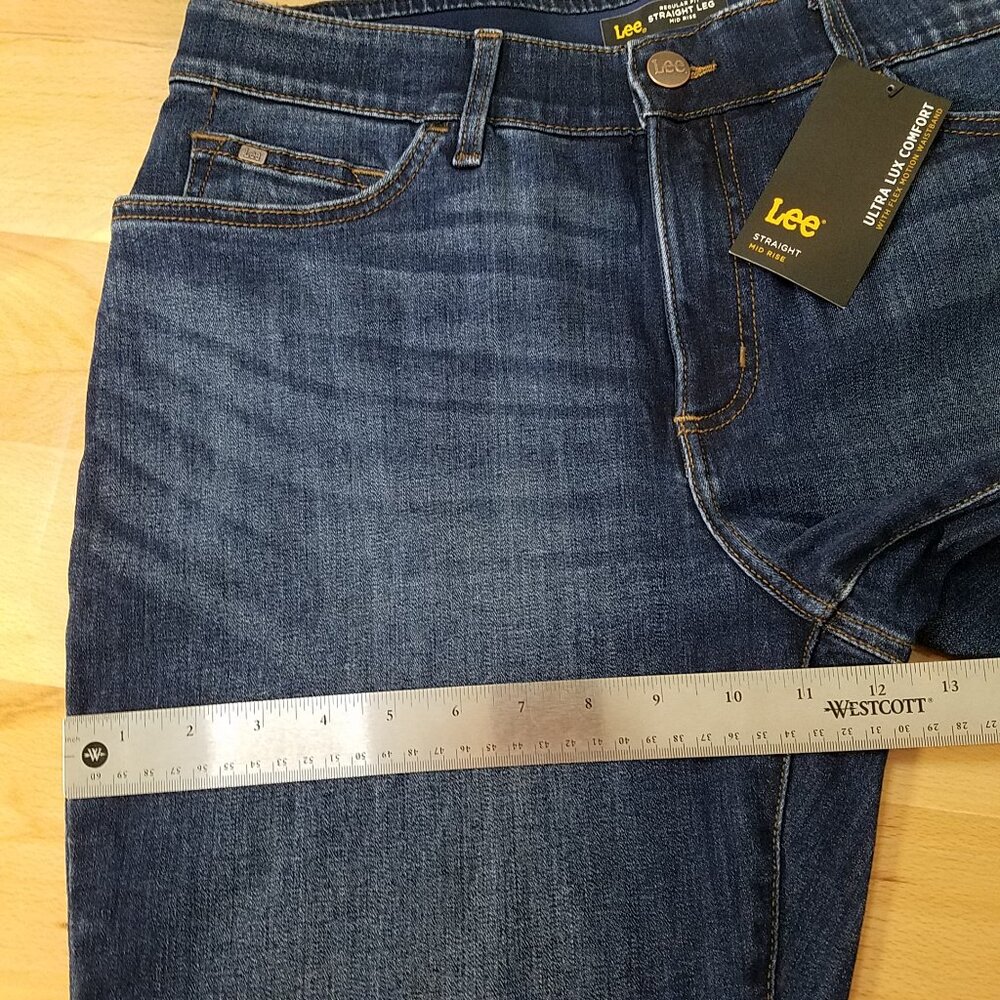 Lee Women’s Dark Wash Jeans 14M Straight Leg Mid Rise NWT!!!! - Picture 6 of 16